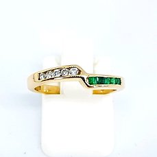 Ring – 14 karaat Geel goud –  0.10 tw. Diamant  (Natuurlijk) – Smaragd