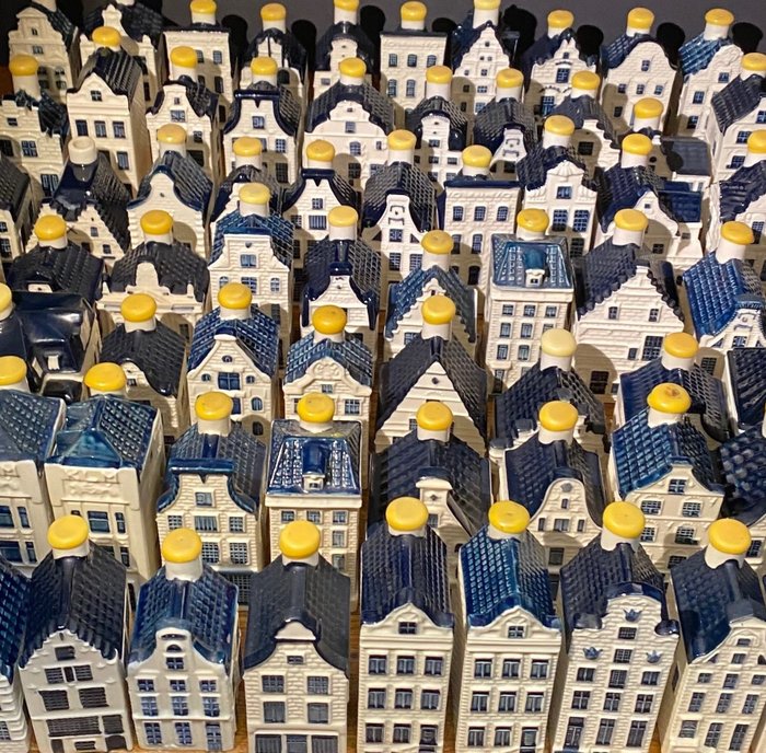 Bols - Miniature figure - Seventy-one KLM houses Delft Blue, earthenware
