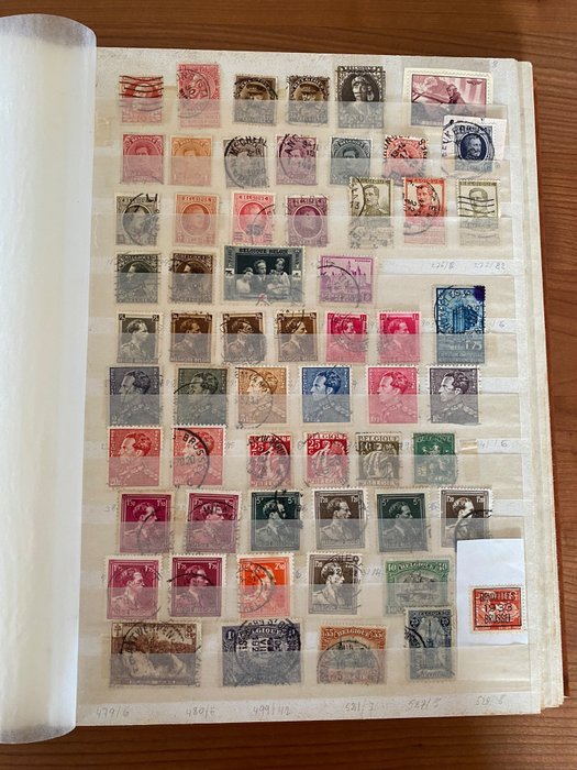 Belgique  - Album timbres Belgique (timbrés et non-timbrés) + collection de timbres avec timbre 1er jour