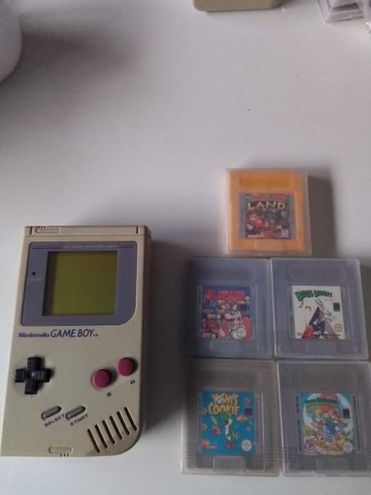 Nintendo - 1 Gameboy Classic console with 5 games in perfect working condition - 電子遊戲機 (1)