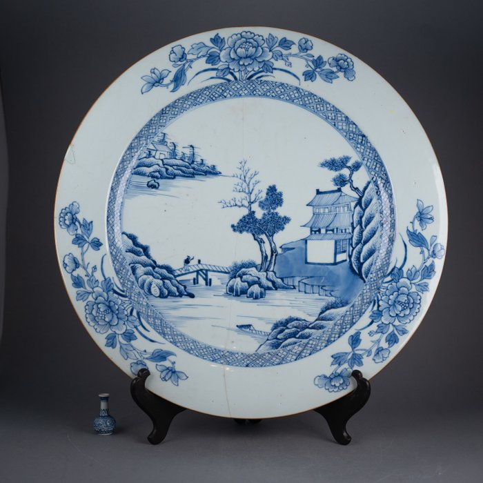 Large Qianlong Scholar Crossing the Bridge in Mountainous River Landscape -  ca. 1750 - Plate - Porcelain