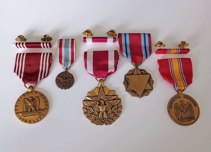 美国 - 奖章 - AirForce Combat Readiness Medal and 4Different US-Medals