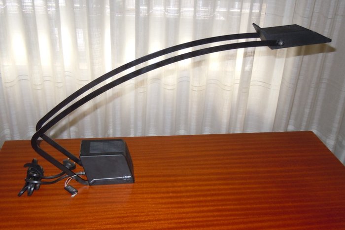 Fase - Schreibtischlampe - Otter-Modell - Metall