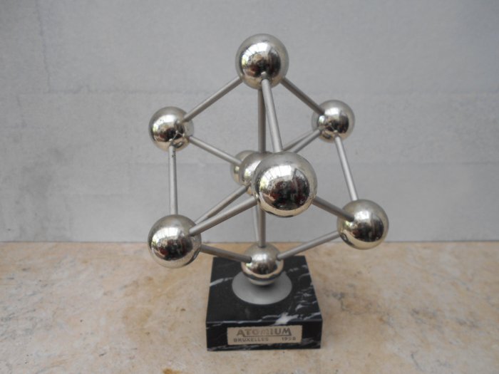 sculptuur, atomium expo 1958 brussel - 16 cm - metaal/marmer
