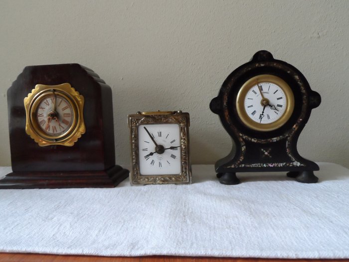 鬧鐘。  (3) -   木材、黃銅、搪瓷、鎳 - 1850-1900