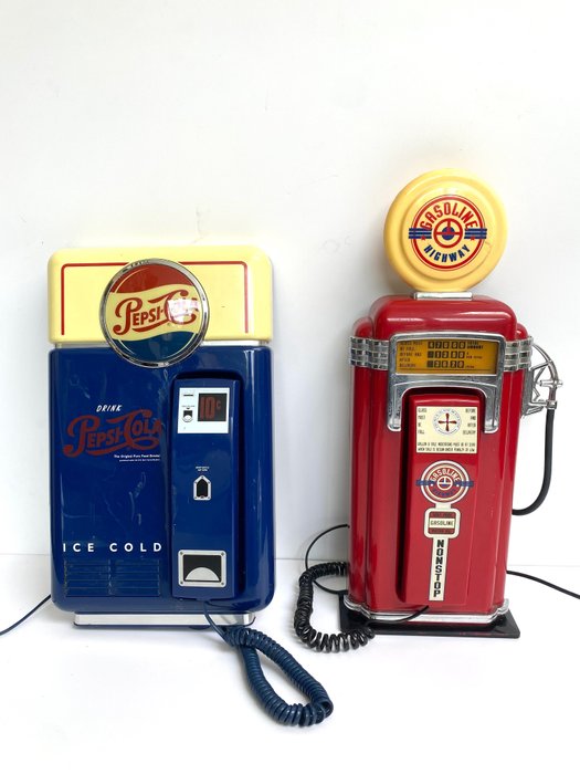 Bensinpumpe (2) - Gasoline / Pepsi Cola - Telefoon - 1960-1970
