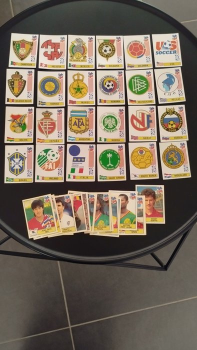 Panini - USA 94 World Cup - 24 badges/ Stoichkov/ Hierro + autres cartes - 40 Loose stickers