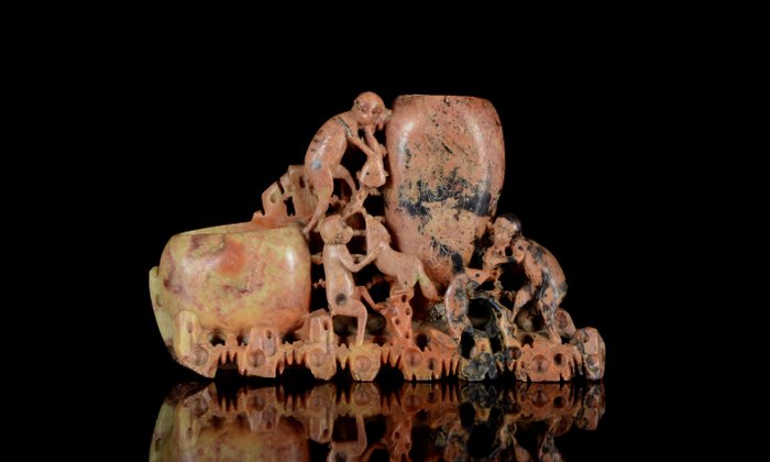Große chinesische „Affen und Eichhörnchen“-Skulptur mit Becken – KEIN RESERVEPREIS - Speckstein - China - Qing-Dynastie (1644–1912, 大清)
