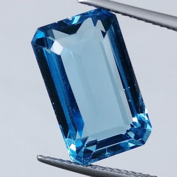 蓝色托帕石 - 10.44 ct