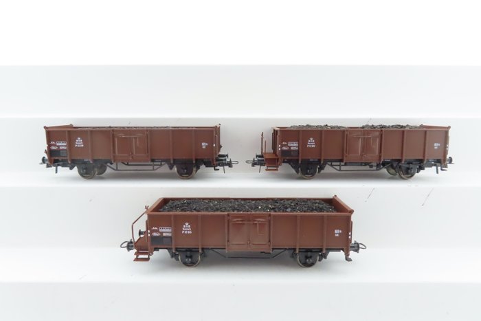 Roco H0 - 44097 - Modellbahn-Güterwagenset (1) - 3-teiliges Güterwagen-Set mit 2-achsigen hohen offenen Kastenwagen mit Ladung - DSB