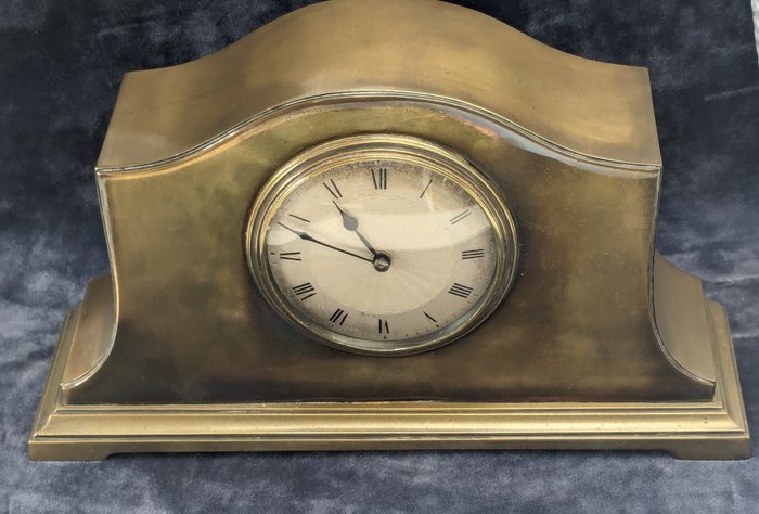Mantel clock - J.W. Turner -   Brass - 1910-1920