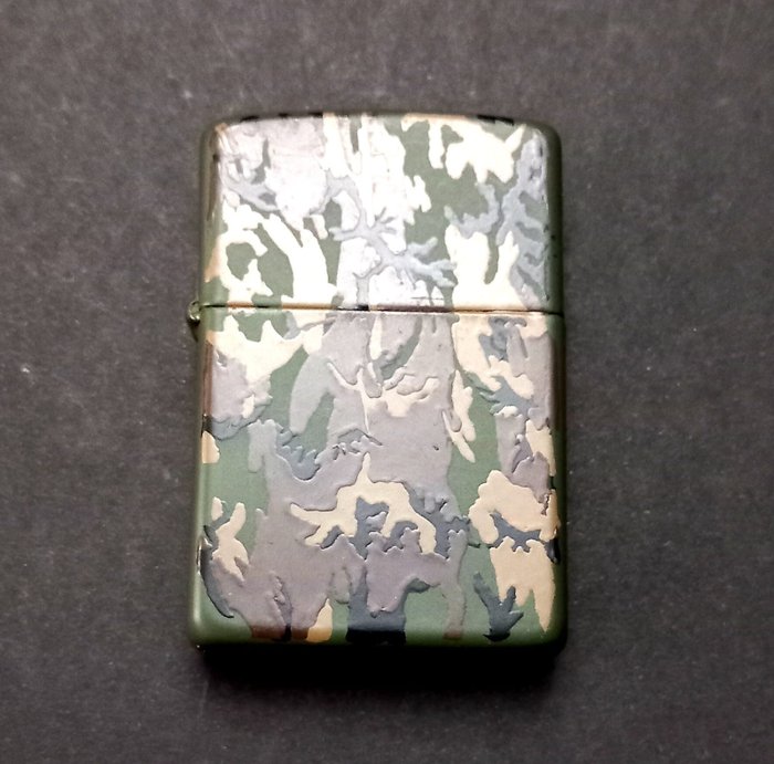 Zippo, Camuflaje militar Año 1987 Mes Septiembre - Lighter - Steel (stainless)