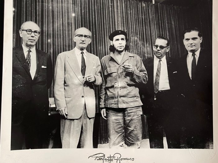 Perfecto Romero - Lider Che Guevara en canal de TV en La Habana, Cuba, 1959.