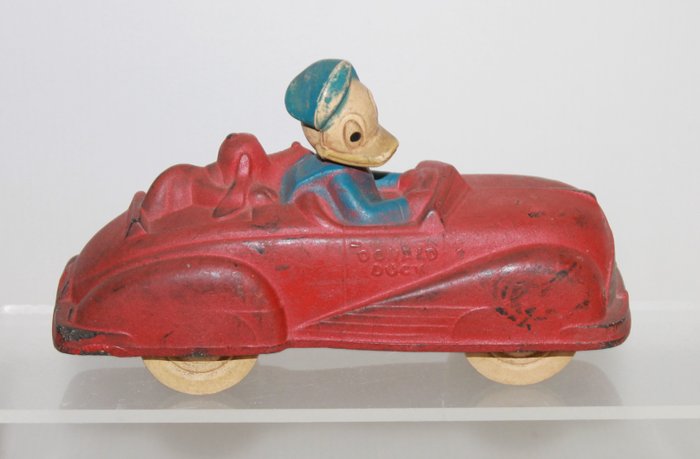 The Sun Rubber - Walt Disney Productions 1:18 - 模型汽车 - Donald Duck Firetruck with Pluto - 1934年