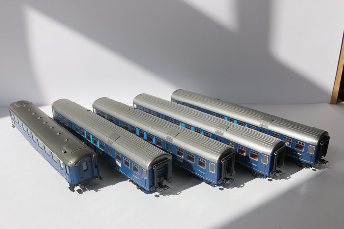 Fleischmann H0 - 1530/5156 - Modelltåg rälsbuss (5) - Plan D och Plan W vagnar - NS