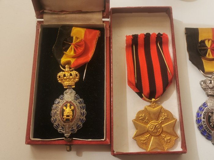 Belgia - Medalion za służbę - Lot 3 Médailles Belges