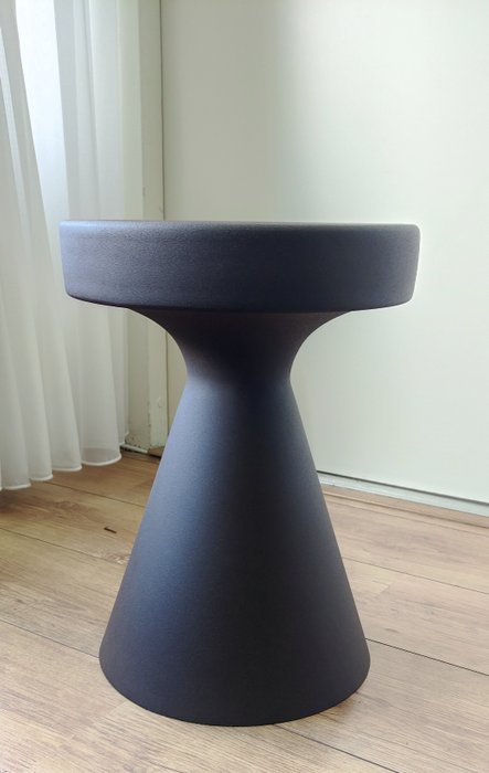 Moderne Ronde Paars Bruine PTMD - Side table - 鋼