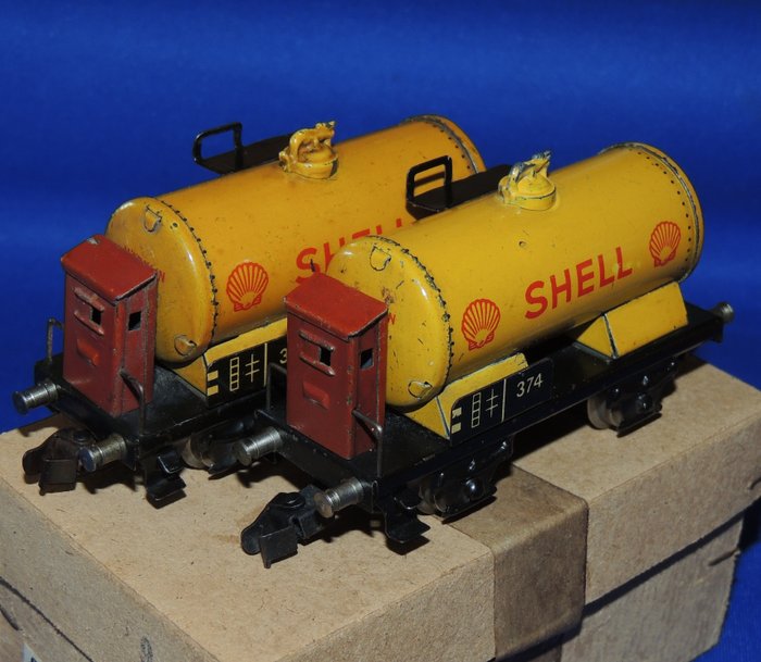 Märklin H0 - 374.2 - Conjunto de vagones de tren de mercancías a escala (1) - 2 vagones cisterna “Shell”