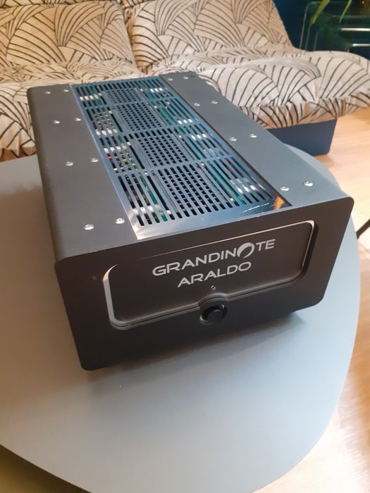 Grandinote - Araldo - Magnetosolid-VHP technology - Solid state power amplifier