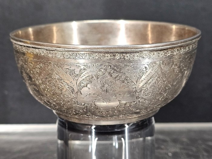 Skål - 157 g - Sølv - Iran - Qajar-dynastiet (1796 – 1925)