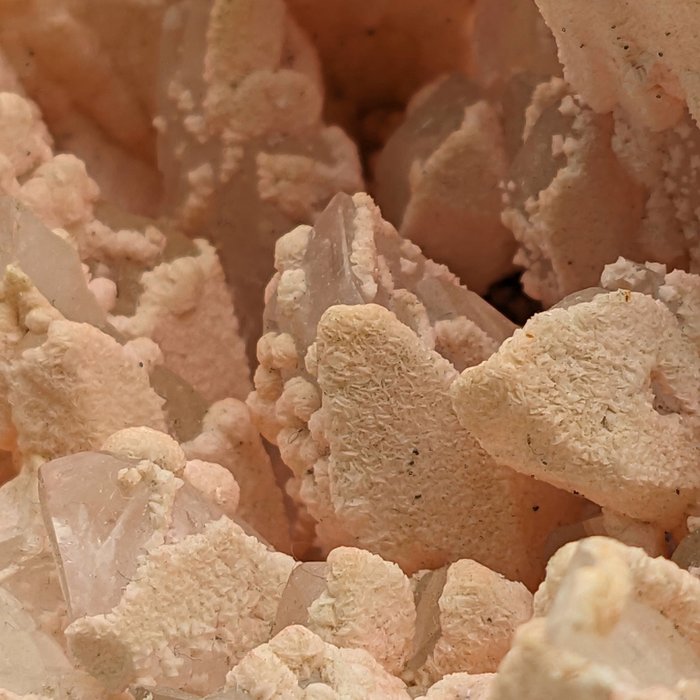 透明石英上巨大的粉红菱锰矿，20 厘米 水晶 - 高度: 205 mm - 宽度: 122 mm- 1161.39 g - (1)