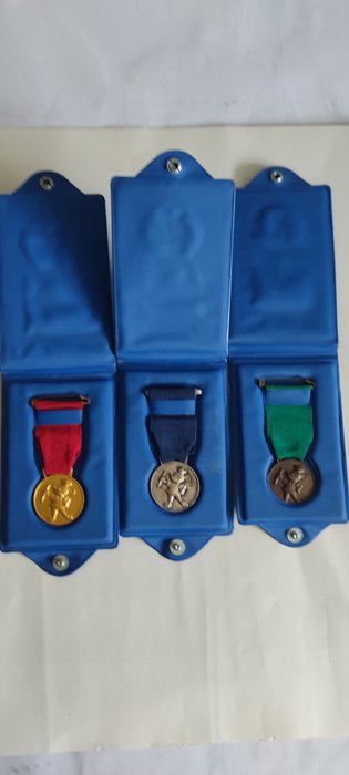 3 x medaglie club di Topolino oro/argento/bronzo - 3 Promotional Material - 1968