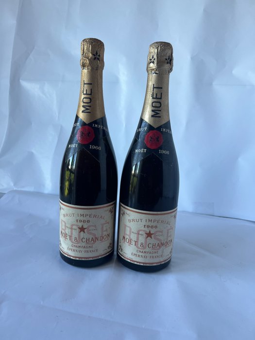 1966 Moët & Chandon - 香槟地 Brut - 2 Bottles (0.75L)