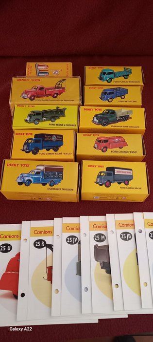 Dinky legetøj (Atlas)  - Blik legetøjsbiler Lot de 10 Models avec fiches #1 - Asien