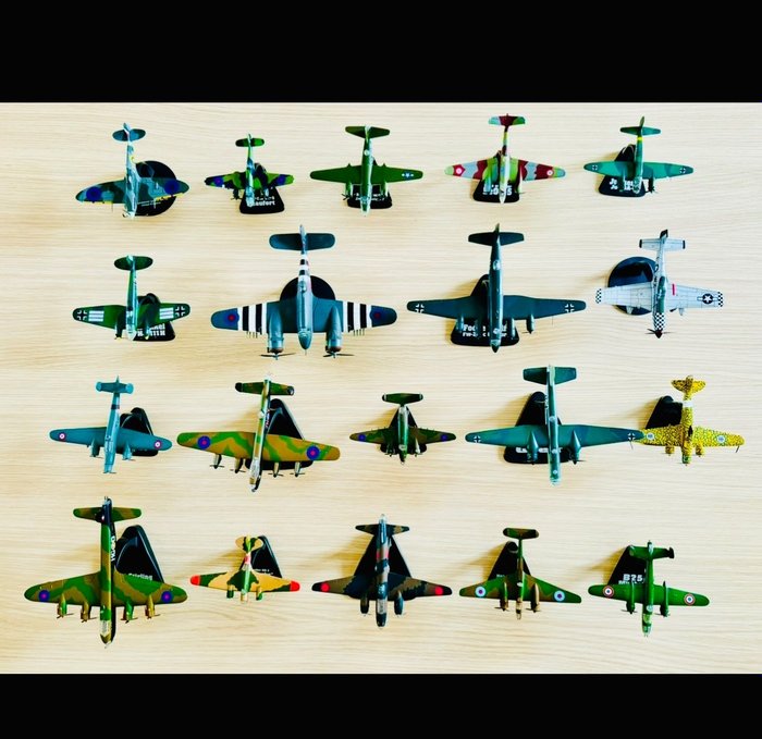 19 selection military Collection Fly story Diverse scale - Modelvliegtuig  (19)