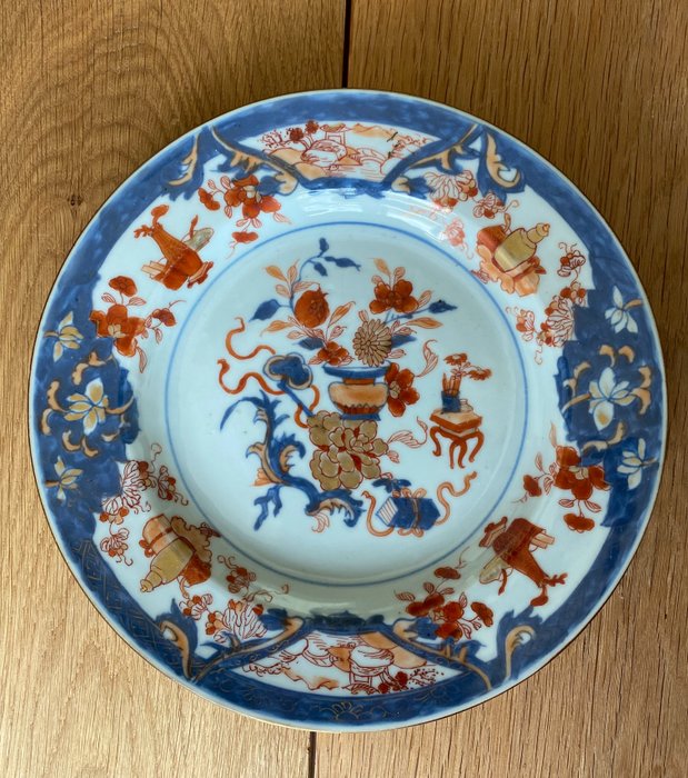 Een Chinees Imari bord - Porselein - China - Qing Dynastie (1644-1911)