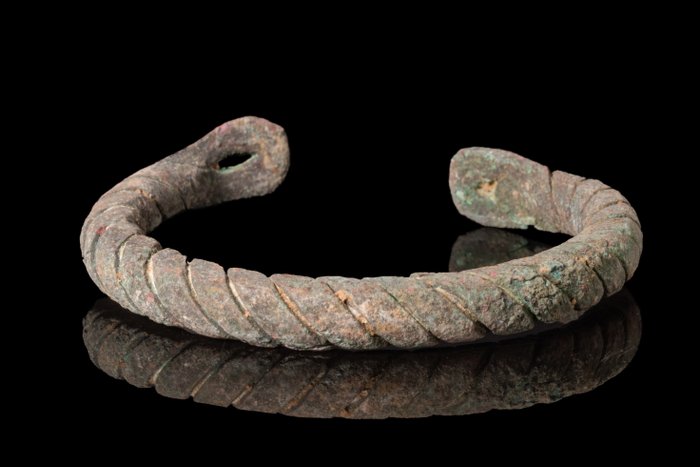 Vikingatiden Brons Twisted Armband  (Utan reservationspris)