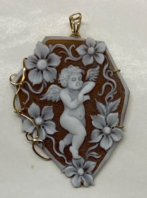 No Reserve Price - Cameo Yellow gold 