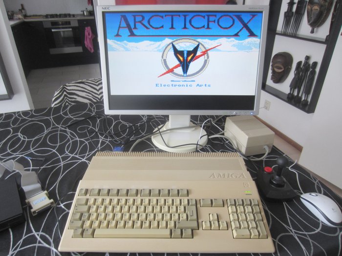 Commodore Amiga 500 - 電腦