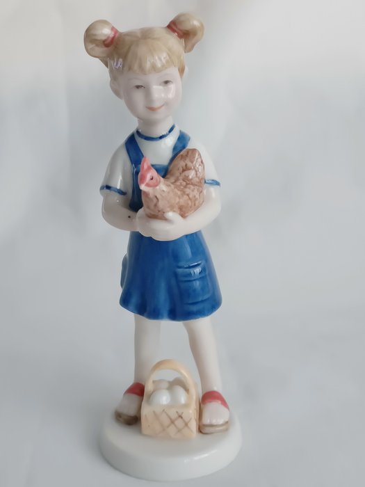 Bing & Grøndahl - Sven Vestergaard - Statuette - Menina com galinha - Edição Limitada Ano 2004 - Porcelæn