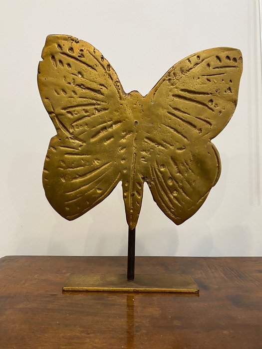 Eleni Vernadaki(1933) - 雕塑, Farfalla - 33.5 cm - 黄铜色
