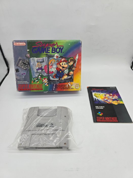 Extremely Rare Black Nintendo - Nintendo Super Game Boy -Snes First edition FAH FRA - Nintendo Super Gameboy, boxed with game,  and manual - Videospill - I original eske
