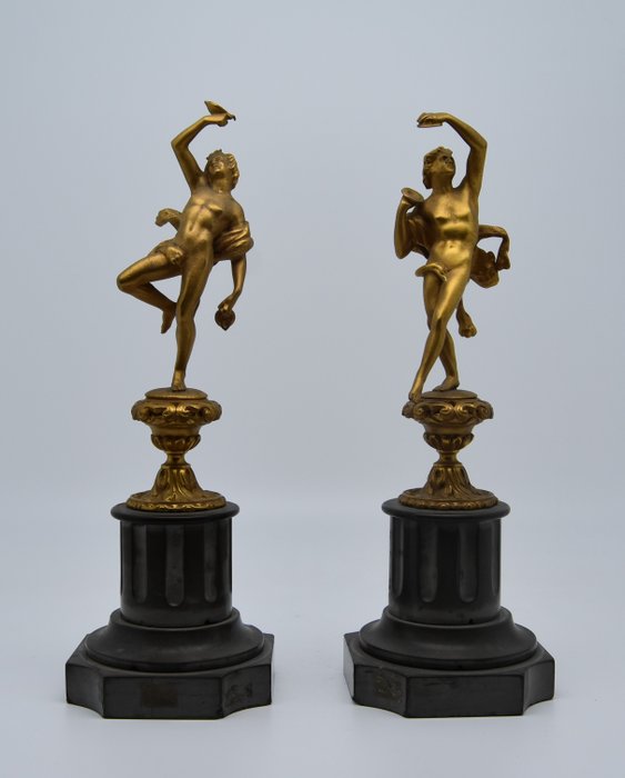 Scultore Francese del XIX° secolo - Sculptură, Satiri danzanti (coppia) - 29 cm - Bronz aurit - 1880