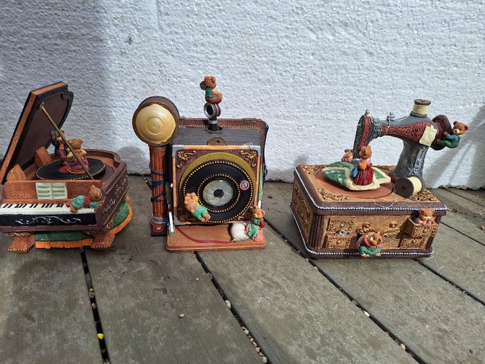 Miniatyr-figurin - Schattige vintage Berkeley Designs  muziekdozen - Harts