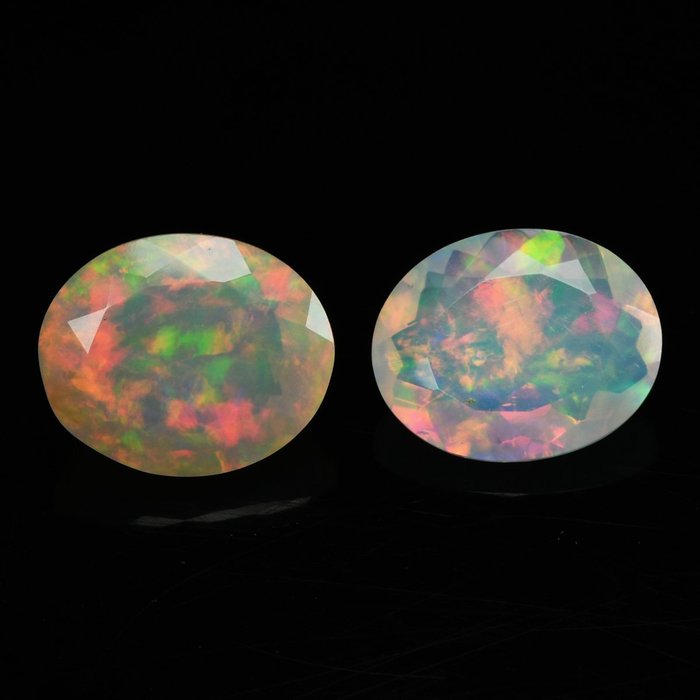2 pcs [Fijne kleurkwaliteit] - Wit tot lichtoranje + kleurenspel (levendig) Opaal - 4.30 ct