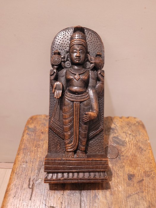 毗湿奴雕像 - 木 - 印度 - 20世纪下半叶