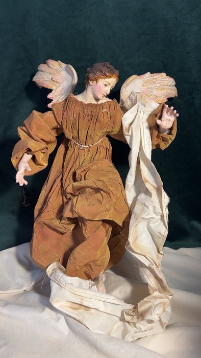 Skulptur, Angelo - 40 cm - Fajance, Glas, Silke, Tekstiler