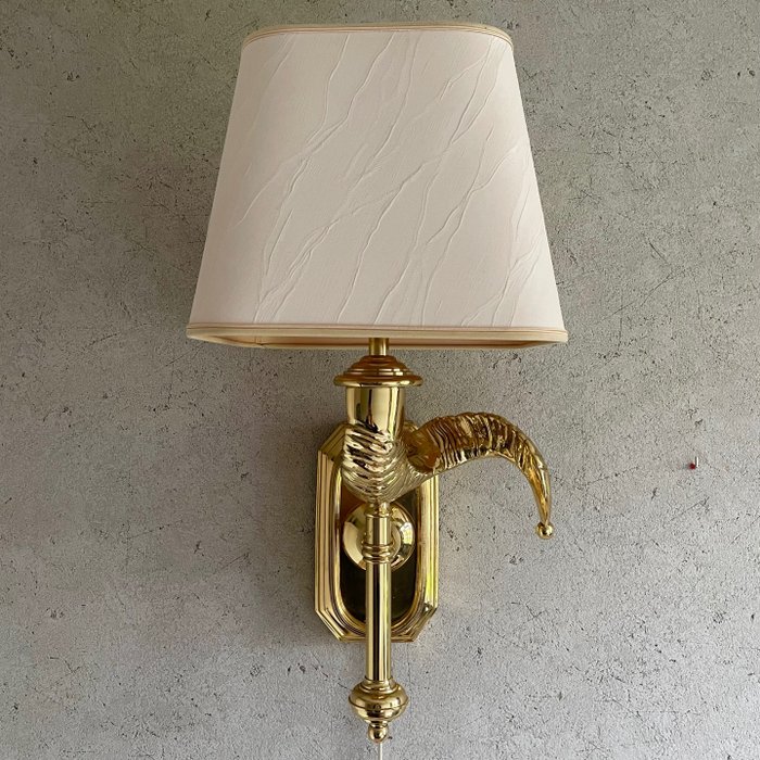 Chapman Compagny (Attr.) - Wall lamp - Solid Brass Rams Horn (6.5 kg) - Brass, Linen