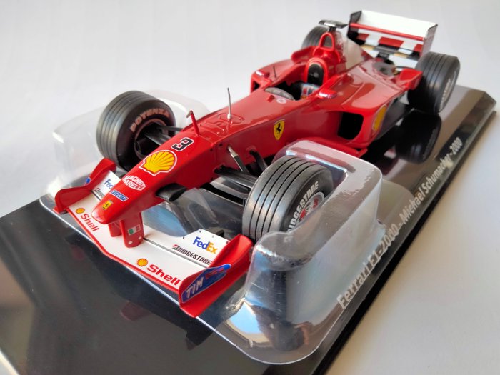 Ferrari F1 Collection - Official Product 1:24 - 1 - Modellino di auto da corsa - Ferrari F1-2000 #3 - Michael Schumacher (2000) - Edizione speciale