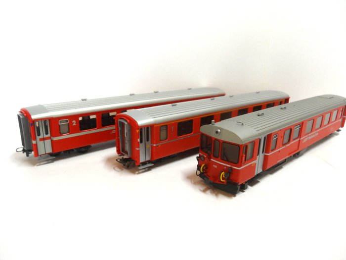Bemo H0m - 3241-166/3250-167/3287-153 - Machetă tren transport călători (3) - 3 vagoane inclusiv vagonul de control - RhB