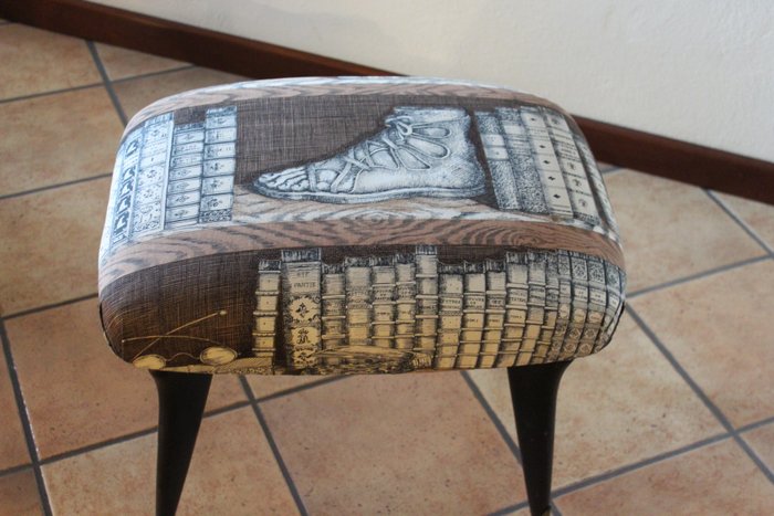 軟墊 - 採用 Piero Fornasetti「書櫃」布料 - 木材、織物、泡棉橡膠