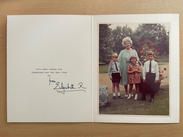 [England - Queen Elizabeth II era] - Queen Elizabeth, The Queen Mother Signed Christmas Card - 1971