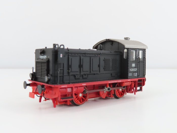Lenz H0 - 30120-02 - Diesellokomotive (1) - V20 mit digital betätigten Kupplungen - DB
