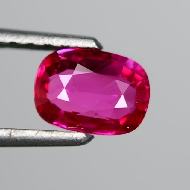 Red  - 1.02 ct