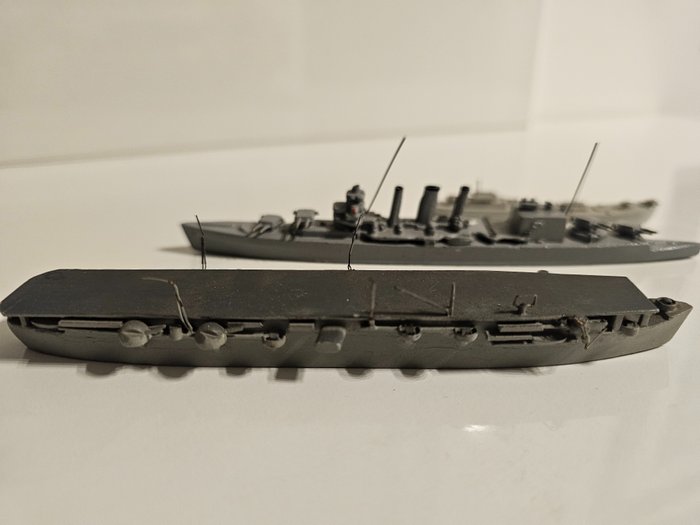 Wiking Militär Kriegsschiffe - Figur - Wiking Schiffe -  (3) - Guss u.a.