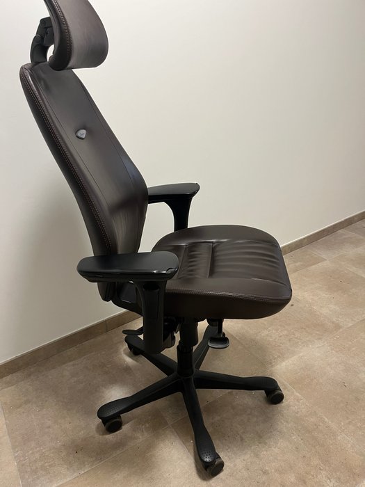 Kinnarps - Office chair - Leather